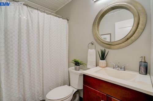 2573 Miramar, Hayward CA 94546-2820 exterior