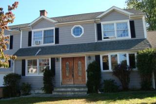 3 Middlebury St, Stamford, CT 06902-4422