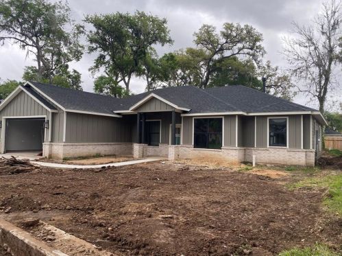 231 Prescott Dr, West Columbia, TX 77486-9635
