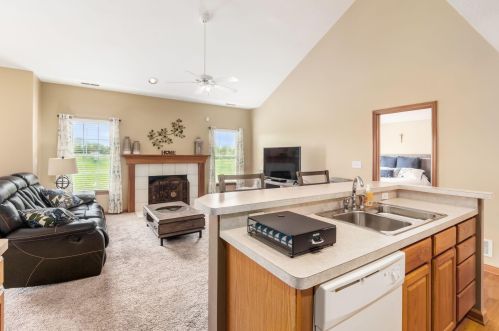 640 Concord Village Cir, Johnstown OH  43031-9194 exterior