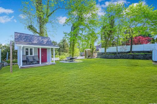 3 Bowman Ln, San Remo NY  11754-2006 exterior