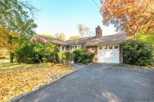 219 Little Hill Dr, Stamford, CT 06905-2324