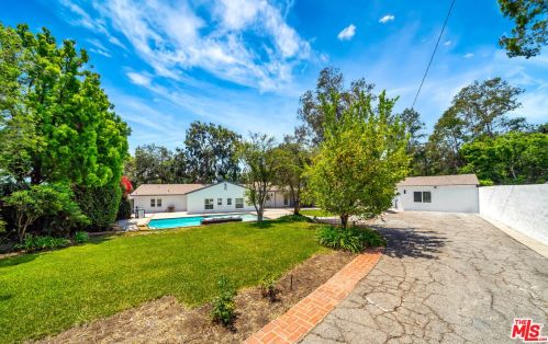 4711 Tyrone Ave, Van Nuys CA  91423-2319 exterior