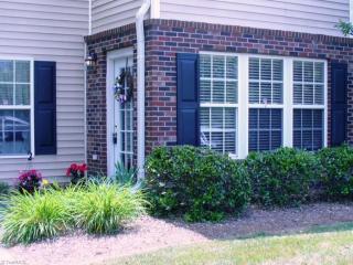 414 Ivy Glen Dr, Winston Salem, NC 27127-4000