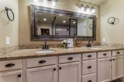 6809 Valhalla Rd, Fort Worth TX  76116-9113 exterior