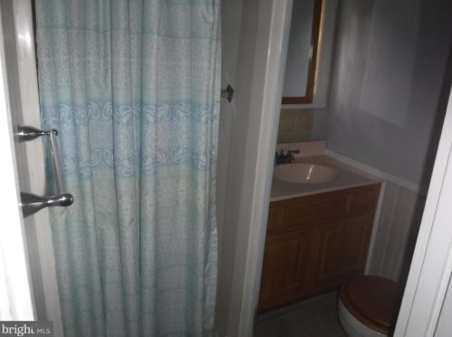 102 Carlisle St, Paradise Park, PA 17068-9766
