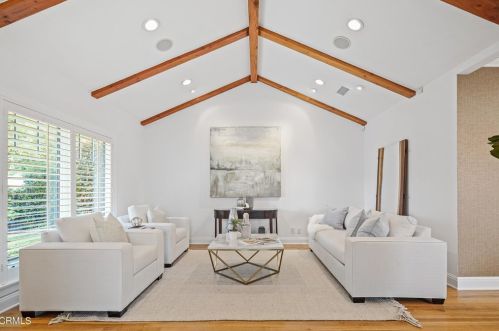 15033 Hesby St, Van Nuys, CA 91403-1340