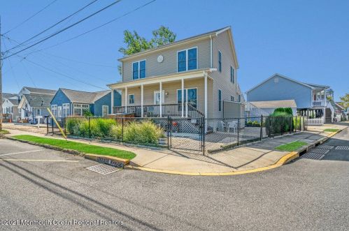 271 Kearney Ave, Pelican Island NJ  08751-1822 exterior