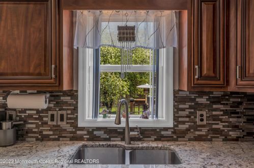 1013 Woodlane Rd, Jackson Twp NJ  08527-1555 exterior