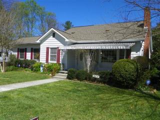505 9th Ave, Hendersonville, NC 28792-3718