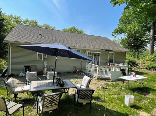 472 Waterville St, Waterbury CT  06710-1324 exterior