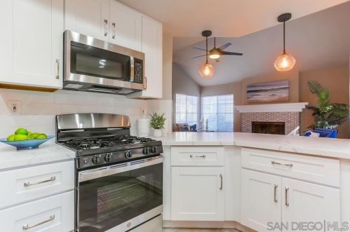 11781 Caminito De Las Missiones, San Diego CA 92128-3342 exterior