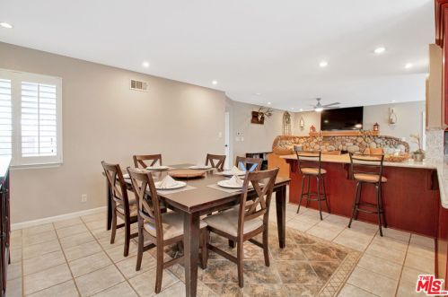 840 Moffatt Cir, Simi Valley CA  93065-5633 exterior