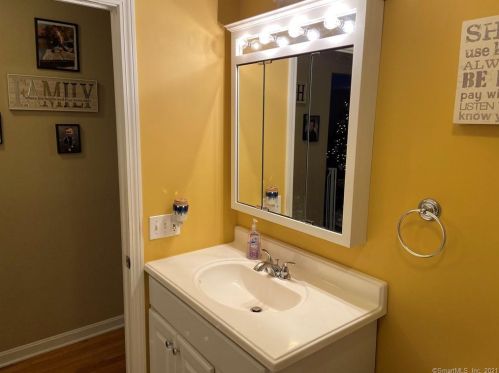 84 Symco Dr, New Britain CT  06053-1718 exterior