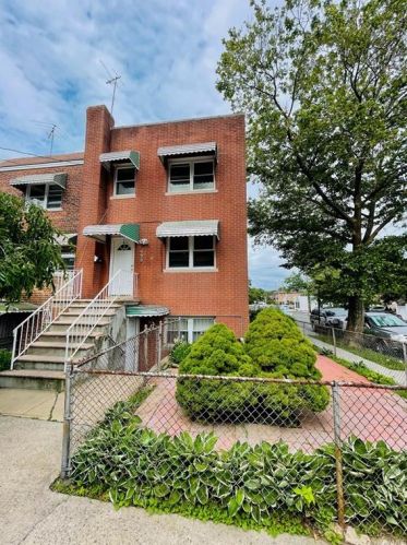 2789 Hone Ave, Bronx NY  10469-4103 exterior
