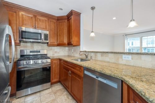 503 Knollwood Ct, Parsippany NJ  07834-3457 exterior