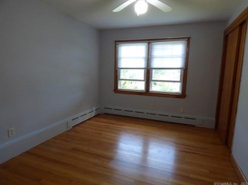 6 Ridgeland Cir, Wallingford CT  06492-2121 exterior