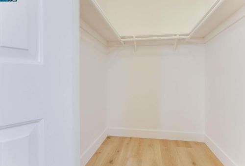 1706 88th Ave, Oakland CA  94621-1006 exterior