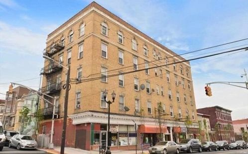 1614 Summit Ave, Union City NJ  07087-1948 exterior