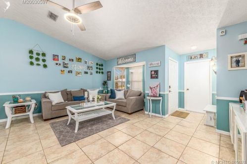 381 Gulfstream Ave, Fort Pierce FL  34983-1218 exterior