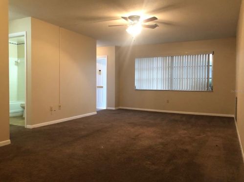 6855 Versailles, Pinellas Park, FL 33781-1114