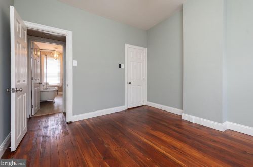 28 Manheim St, Philadelphia PA  19144-2943 exterior