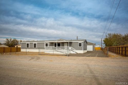 1905 La Riata Rd, Bullhead City, AZ 86426-6577