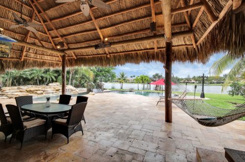 8813 Wendy Ln, West Palm Beach FL  33411-6522 exterior