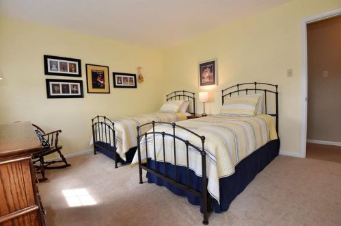 4438 Bachman Dr, Schnecksville PA  18078-2246 exterior