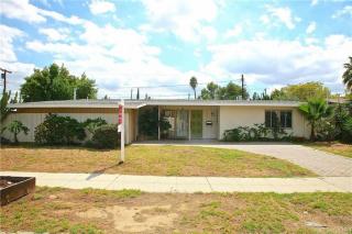 19608 Lull St, Los Angeles, CA 91335-2323