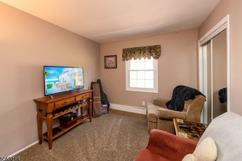 14 Alvin Rd, West Milford Lakes NJ  07480-1643 exterior