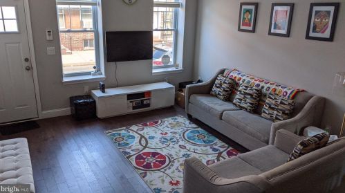 2122 Manton St, Philadelphia PA  19146-4313 exterior