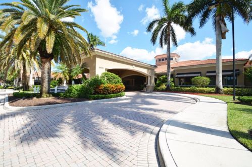 11652 Castellon Ct, Boynton Beach FL  33437-4085 exterior