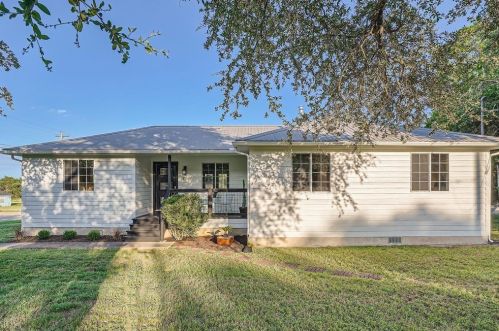 101 Barton Meadow Dr, Mount Sharp TX  78620-3881 exterior