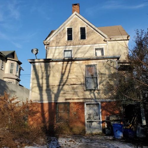 197 Howard Ave, Ansonia, CT 06401-1744