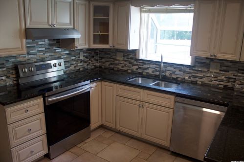 12 Ramblewood Rd, Shoreham NY  11786-2300 exterior