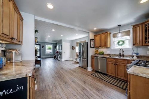 732 8th Ave, Beaver Falls PA  15010-3126 exterior