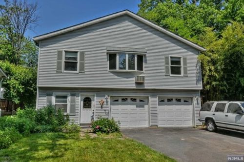 161 Magnolia Ave, Maywood, NJ 07607-1120