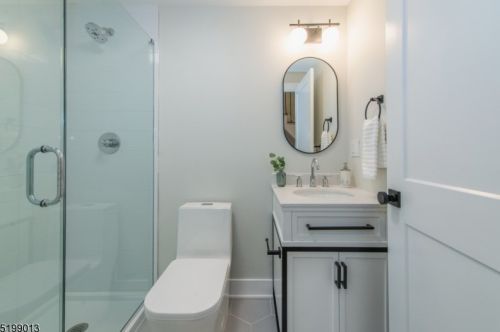 84 Elmwood Ave, Chatham Township NJ  07928-2628 exterior