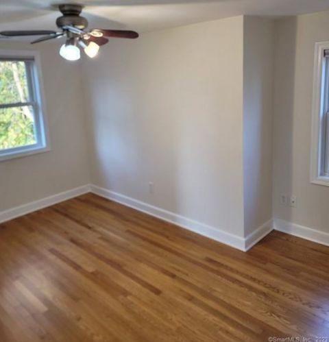 11 Senga Rd, Norwalk CT  06854-2520 exterior
