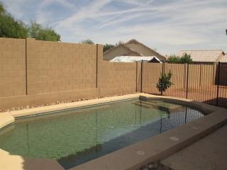 2827 74th Dr, Phoenix AZ  85043-7605 exterior