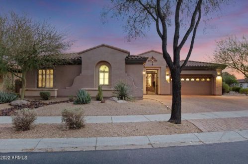 1713 Calle Marita, Phoenix, AZ 85085-8010