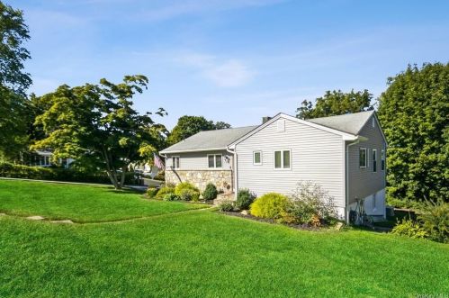 107 Lakeview Dr, Mahopac, NY 10541-2333