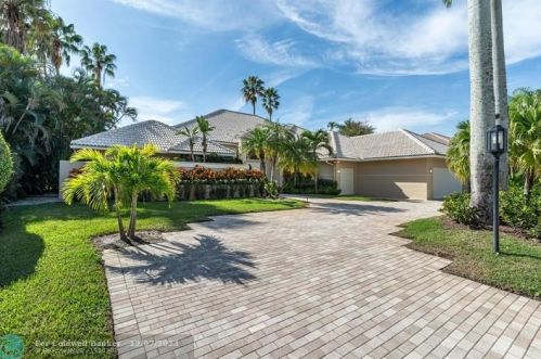 10487 Stonebridge Blvd, Boca Raton, FL 33498-6419