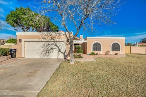 2626 Downing Cir, Mesa, AZ 85213-6824