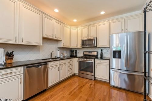 5 Julia Pl, Mount Olive NJ  07828-2461 exterior