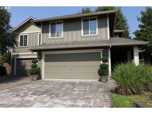 2355 Kari Ln, Hubbard, OR 97032-9539