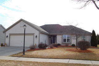 2923 Stillwater Cir, Waukesha WI  53189-6822 exterior