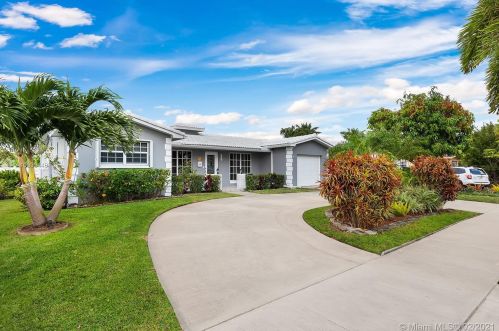 800 46th Ave, Hollywood FL  33021-5909 exterior