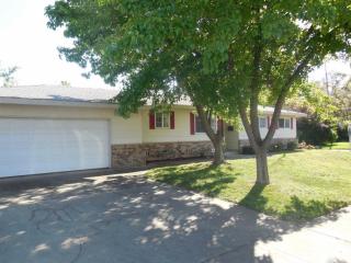 5700 Nonnie Ave, Sacramento, CA 95841-2817